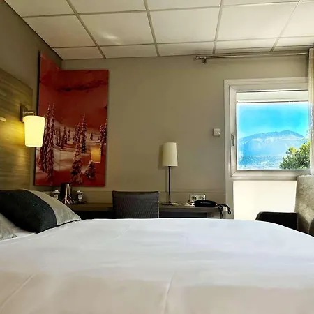 Western Centre Hotel 3*