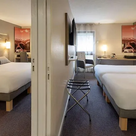 Western Centre Hotel 3*