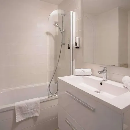 Western Centre Hotel 3*